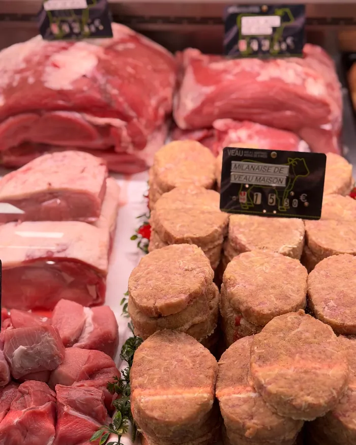 Milanaises de veau maison et sauté de veau sur l'étal